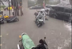 Hujan Deras Sekejab: Palembang Dikepung Banjir, Listrik Padam, Kendaraan Mogok Nekat Terobos Kemacetan 
