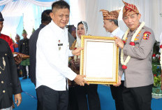 Bupati OKU Timur Linosin Dampingi Kapolri dan Ketua Komisi IV DPR Panen Raya Jagung