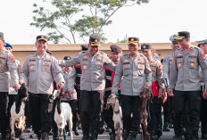Dua Pamen Polres OKI Masuk Purna Tugas, Dihadiahi Kapolres Kambing