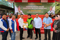 Bank Sumsel Babel Bersama Pemprov Sumsel Bagikan Beras untuk Driver Online