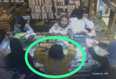 Terekam CCTV Curi Kalung Emas di Pasar 16 Palembang, IRT Asal OKI Diamankan Sedang Makan Pempek 