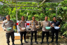 Inovasi Polrestabes Palembang Sulap Eceng Gondok Jadi Pakan Unggas & Ikan Presisi
