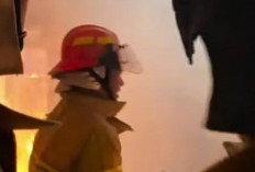 Sehari Kebakaran 2 Lokasi di Palembang, 2 Bedeng 1 Rumah Depan Pintu Kayu dan Gudang Minyak di Kertapati