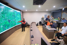 Pantau Langsung Karhutla OKI, Herman Deru Putuskan Bermalam di Lokasi Titik Api