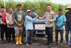 Kapolres Ogan Ilir Serahkan Bantuan Mesin Pipil Jagung dari Kapolri untuk Kelompok Tani Serai Makmur Sejahtera