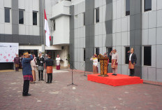 Merah Putih Berkibar, Ketua DWP Kemenkum Sumsel Hadir dalam Upacara HUT ke-81 RI
