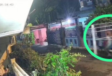 Aksi Pencurian 'Pompa Merajalela' di Palembang, Heboh di Sosmed 2 Pria Angkut Besi Jemuran Terekam CCTV 