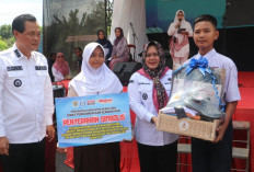 Bupati Muara Enim Luncurkan Program Seragam Gratis dan Libatkan Penjahit Lokal dalam 100 Hari Kerja