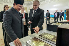 Putin Hadiahi Pedang, Prabowo Balas dengan Keris Bali, Berikut Momen Pertemuan Bilateral Indonesia-Rusia