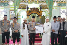 Kapolda Sumsel Salat Jumat di Masjid Bersejarah Lawang Kidul, Ajak Warga Perangi Narkoba dan Jaga Kamtibmas