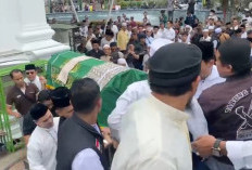 Almarhum Haji KMS Abdul Halim Dishalatkan di Masjid Agung Palembang, Ribuan Pelayat Padati Area Masjid
