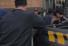 Suami Korban Tak Bisa Tahan Tangis, Syok Terima Kabar Istrinya Tewas Dalam Kamar Hotel di Palembang 