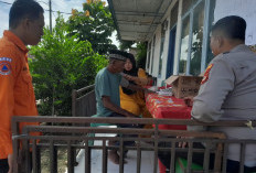 Tim Gabungan Pantau Ketinggian Air dan Cek Kesehatan Warga Terdampak Banjir di Desa Lubuk Keliat Ogan Ilir