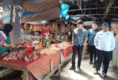 Jelang Puasa Komoditi Pangan Merangkak Naik, Daging Ayam di Pasar Kayuagung Rp42. 000/Kg