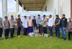 Tingkatkan Kepercayaan Masyarakat Terhadap Polri, Polsek Tanjung Batu Ogan Ilir Bagikan Sembako ke Ponpes