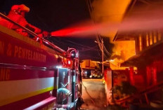 Kebakaran di 1 Ilir Palembang, Masakan Ditinggal Salat ke Masjid, Rumah 2 Lantai Hangus Tak Ada Barang Selamat