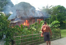 Sebuah Rumah Panggung di Ogan Ilir Ludes Terbakar, Tersisa Hanya Puing-Puing, Kerugian Capai Rp 100 Juta