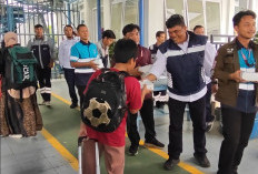 Pelindo Reg 2 Palembang Berbagi Takjil Untuk Penumpang Kapal Di Terminal Penumpang Boom Baru