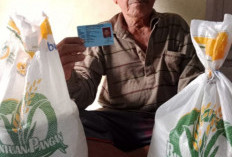 Warga Desa Rawang Besar OKI Dapat Bantuan Pangan Berupa Beras