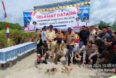 Akses Ekonomi Masyarakat Pasar Baung Kian Terbuka, PT OKI Pulp & Paper Bangun Jalan Beton