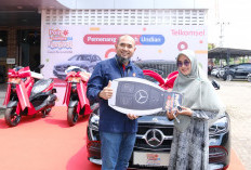 WOW! Guru SMPN 11 Muaro Jambi Raih Mercedes-Benz C200 dari Telkomsel Poin Gembira Festival 2024