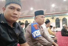 Polsek Indralaya Lakukan Pengamanan Salat Tarawih di Masjid Muhajirin Indralaya Indah Ogan Ilir