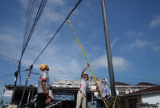 Pemkab OKI Rutin Tertibkan Kabel Udara, Provider Nakal Masih Berulah