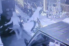 Beraksi Waktu Subuh Terekam CCTV, 2 Pelaku Curanmor di Palembang Gasak 2 Unit Motor Sekaligus 