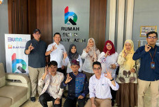 Tenun Tuan: Dari Warisan Keluarga Menuju Asa Pelestarian Budaya Palembang