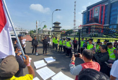 Diduga Rekayasa Kasus, Warga Datangi Mapolda Sumsel, Desak Copot Kapolsek Gunung Megang