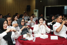 Antusias, Pegawai Kanwil Kemenkum Sumsel Dibekali Kompetensi Bahasa Isyarat untuk Layani Masyarakat Tuli