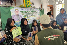 Dakwah ke Gelumbang, Ustadz Reno Salurkan 485 Al-Qur’an untuk Santri BKPRMI