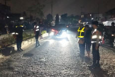 Hindari Jalan Rusak, Pengendara Motor di Palembang Harus MD, Akibat Tabrak Lari Diserempet Truk