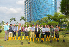 Aksi Hijau Dimulai dari Pegawai: Strategi ESG Bank Sumsel Babel Lewat Program 1 Tree 1 Employee