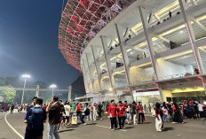 DETIK-DETIK Kick Off Timnas Indonesia vs China, Penonton Padati GBK Kemenkes Ingatkan Prokes Covid-19