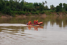 Dikejar Polisi, Reno Terjun ke Sungai dan Tenggelam 
