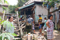 Rumah Janda 3 Anak di Jagolano Ogan Ilir Roboh Diterjang Angin Kencang, Korban Tak Punya Tempat Tinggal Lain