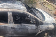 Satu Keluarga Selamat, Mobil Hangus Terbakar Usai Kecelakaan di OKU Timur