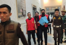 Pakai Rompi Tahanan dan Tangan Diborgol, Wabup PALI Iwan Tuaji: 