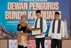 H Muchendi Sandang Gelar Kehormatan Adat Minang “Sutan Rajo Mudo Nan Sati