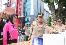 Polda Sumsel Kirim Bantuan untuk Korban Banjir Sumut, 5 Truk Logistik Diberangkatkan ke Tapanuli Selatan