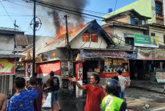  Rumah Makan Khas Minang di Depan Pasar Lemabang Hangus Terbakar