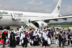 Pulang Haji, Jemaah Kloter 16 Asal Muara Enim dan Palembang Tiba di Tanah Air