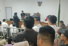 Sidang Perdana Korupsi Izin Sawit Musi Rawas Disesaki Keluarga Terdakwa, Wartawan Terhalang!
