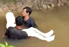 Warga Lubai Muara Enim Temukan Lansia Mengambang di Gorong-gorong, Kondisinya?  
