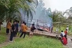 Rumah Terbakar di Desa Sungai Rambutan Ogan Ilir, Korban Alami Kerugian Rp 50 Juta, Polsek Indralaya Cek TKP
