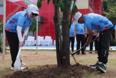 Kapolda Sumsel Tanam Pohon Produktif di Mapolda, Dukung Ketahanan Pangan dan Lingkungan Berkelanjutan