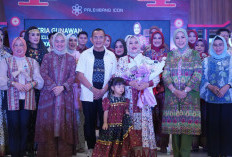 Sentuhan Elegan Warisan Budaya, Feby Deru Hadiri Fashion Show 'Jelita Sriwijaya' Karya Tria Gunawan
