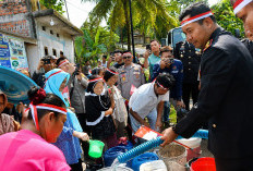 HUT ke-81 RI, Polres Empat Lawang Salurkan Air Bersih dan Sembako untuk Warga di Tengah Kemarau