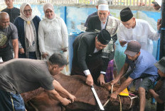 Edison dan Wabup Sumarni Tunaikan Salat Iduladha di Masjid Agung Muara Enim